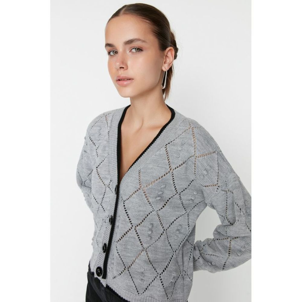 NWT Trendyol Women Regular V Neck Knitwear Cardigan